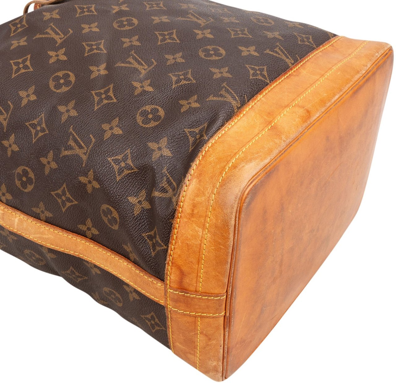 Louis Vuitton Louis Vuitton Monogram Canvas Sac Noé Grande Shoulder Bag Bruin