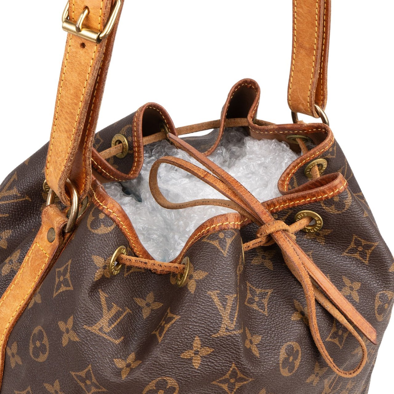 Louis Vuitton Louis Vuitton Monogram Canvas Sac Noé Grande Shoulder Bag Bruin