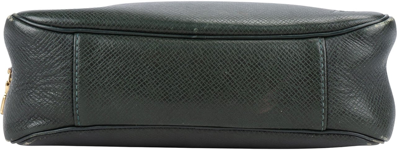 Louis Vuitton Louis Vuitton Green Taiga Leather Trousse Toilette Pouch Groen