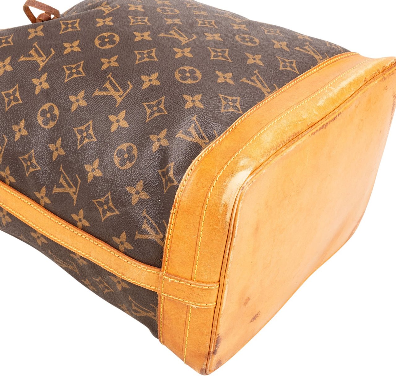 Louis Vuitton Louis Vuitton Monogram Canvas Sac Noé Grande Shoulder Bag Bruin