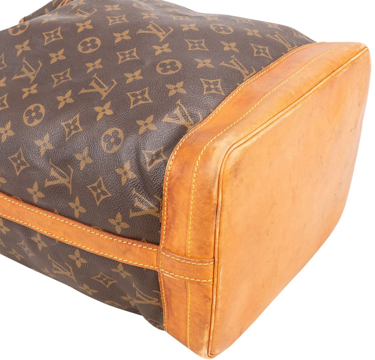 Louis Vuitton Louis Vuitton Monogram Canvas Sac Noé Grande Shoulder Bag Bruin