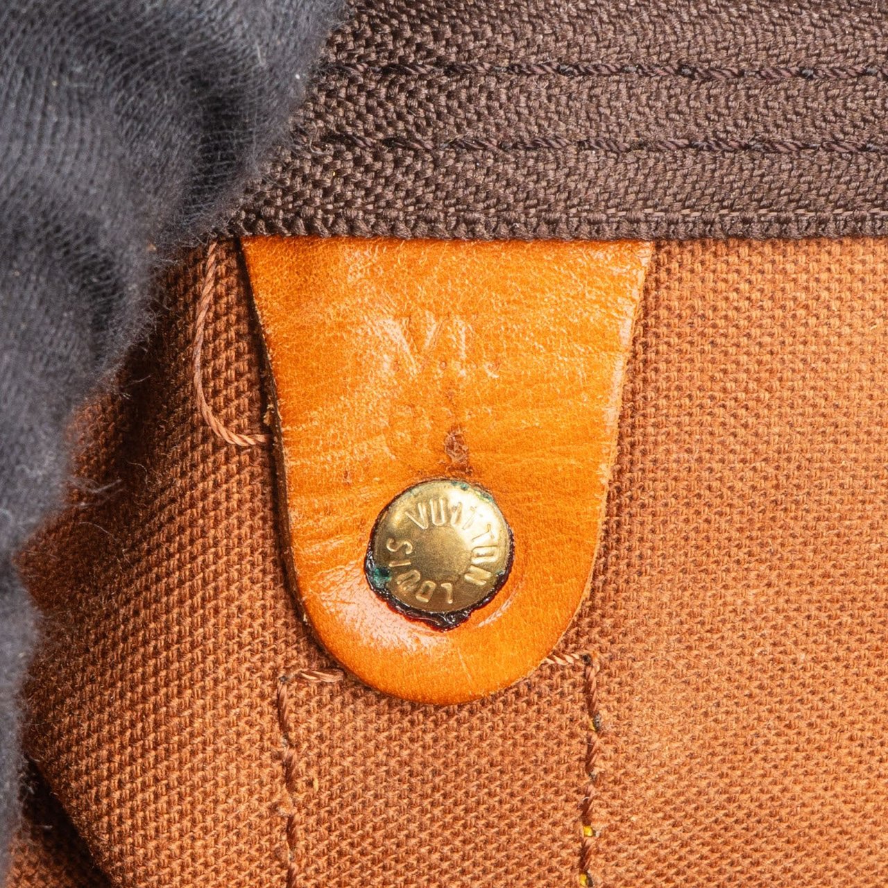 Louis Vuitton Monogram Canvas Keepall 55 Bandoulière Travel Bag Bruin