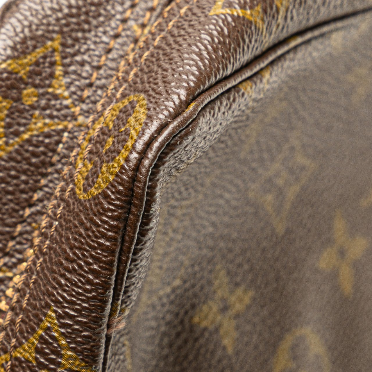 Louis Vuitton Monogram Trousse Toilette 23 Bruin