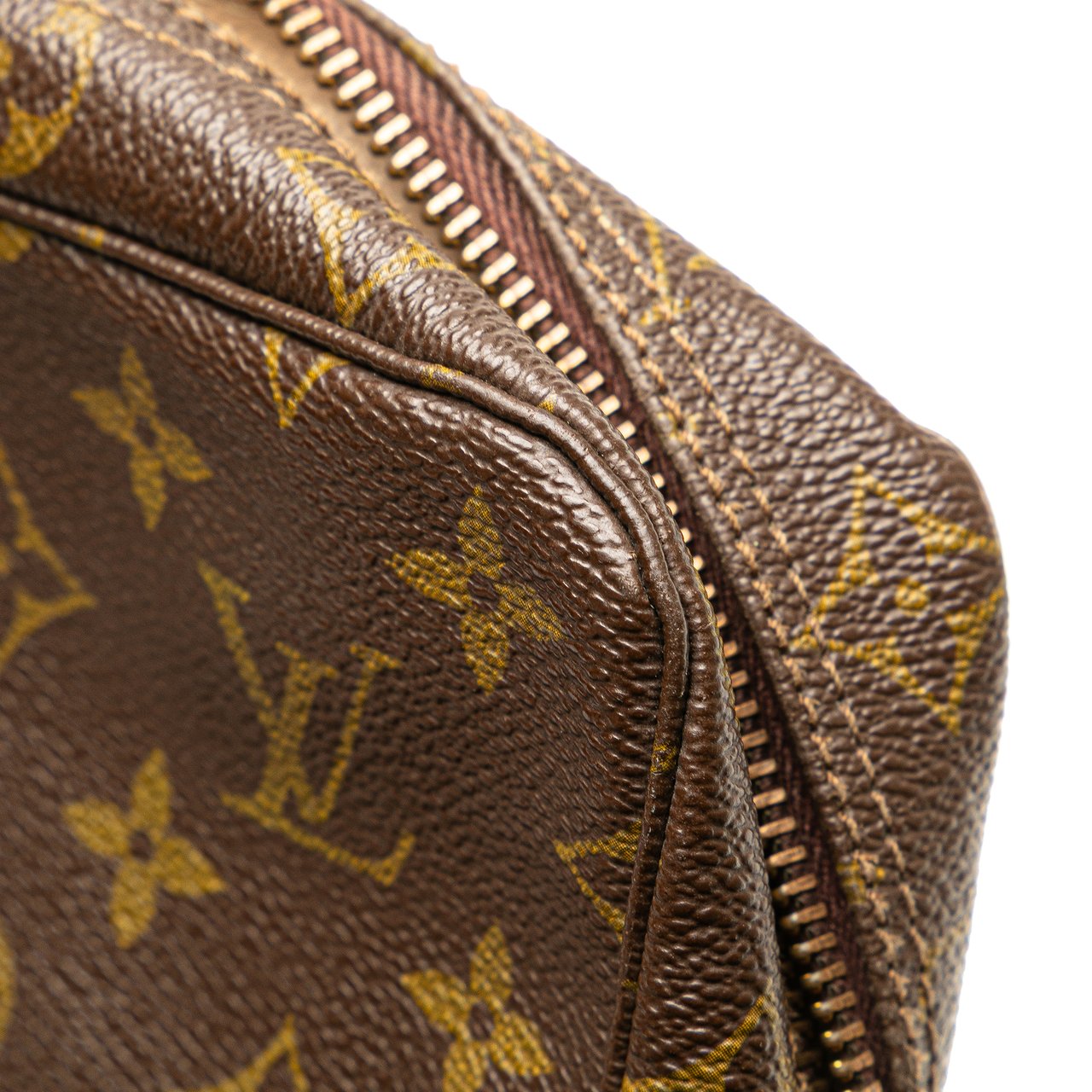 Louis Vuitton Monogram Trousse Toilette 23 Bruin