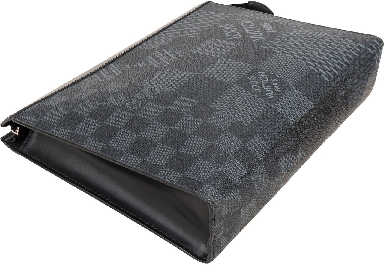 Louis Vuitton Louis Vuitton Limited Monogram Damier Graphite Pochette Voyage MM Clutch N60444 Zwart