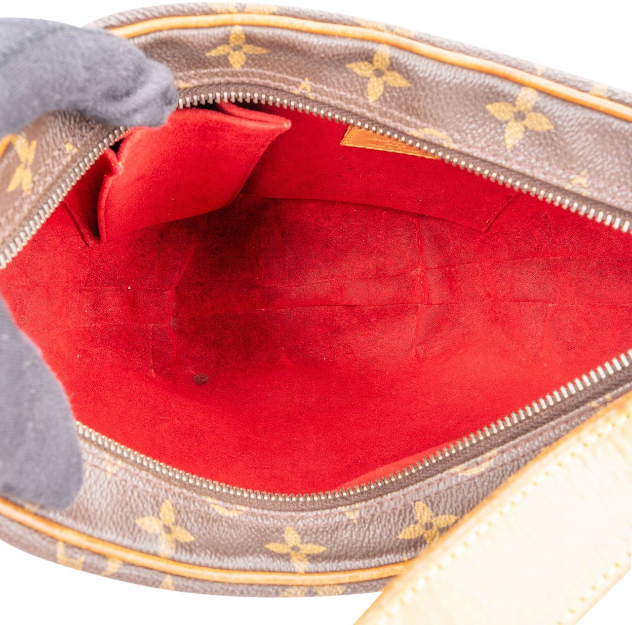 Louis Vuitton Louis Vuitton Monogram Canvas Croissant MM Shoulder Bag Bruin