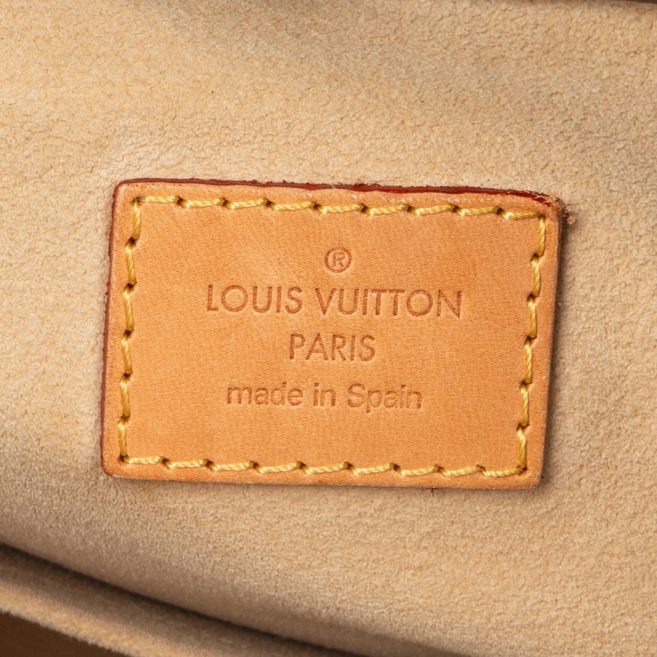 Louis Vuitton Louis Vuitton Monogram Canvas Artsy MM Handbag Bruin