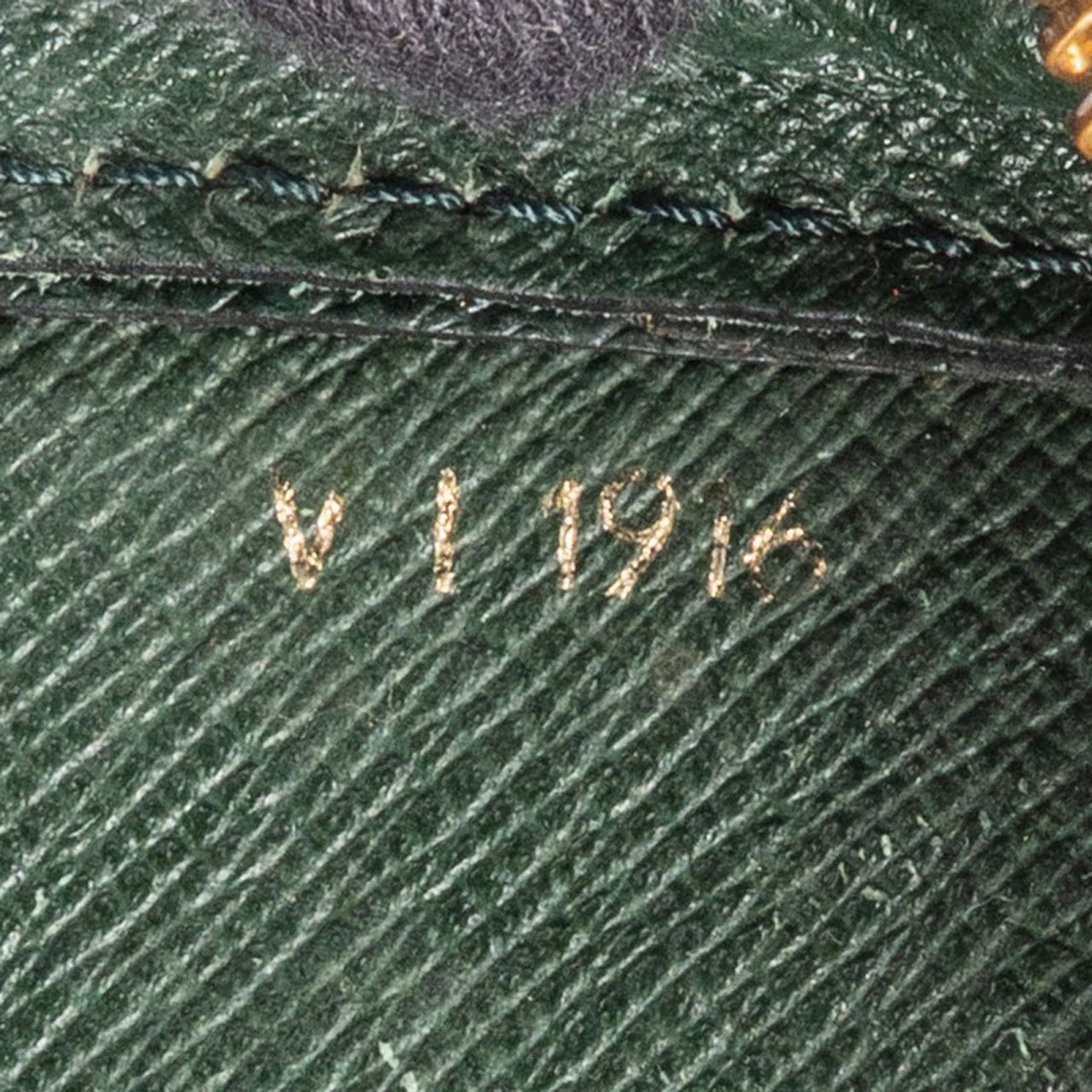 Louis Vuitton Green Taiga Leather Baikal Clutch Bag Groen