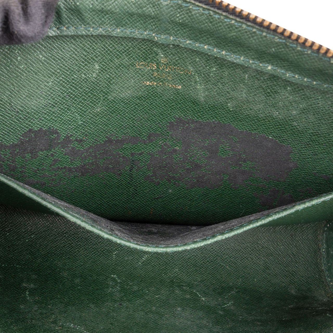Louis Vuitton Green Taiga Leather Baikal Clutch Bag Groen