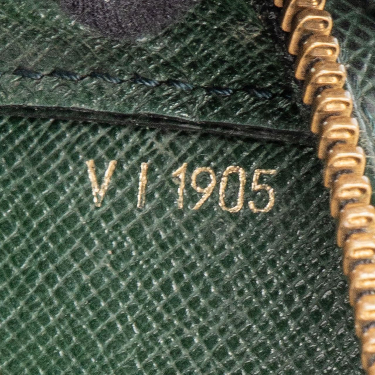 Louis Vuitton Green Taiga Leather Baikal Clutch Bag Groen