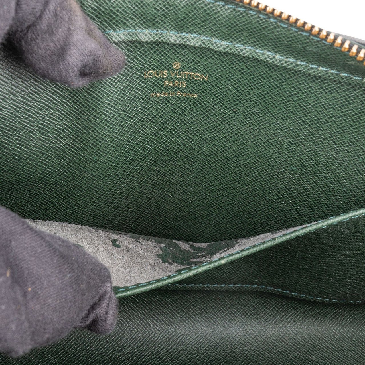 Louis Vuitton Green TaigaLeather Pochette Homme Handbag Groen