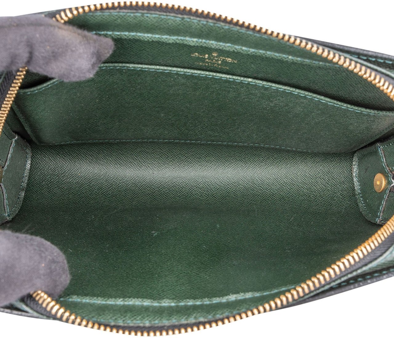 Louis Vuitton Green TaigaLeather Pochette Homme Handbag Groen