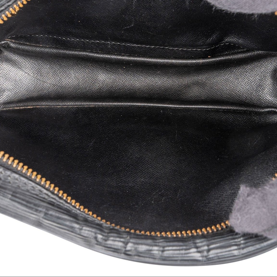Louis Vuitton Noir Epi Leather Trocadero 23 Crossbody Bag Zwart