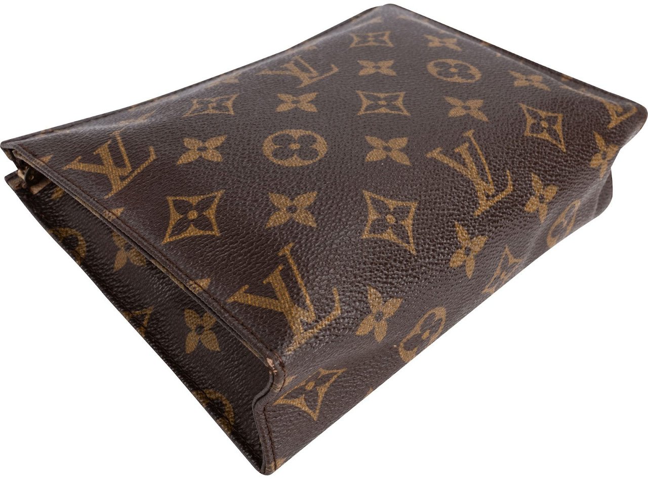 Louis Vuitton Monogram Canvas Poche Toilette 18 Clutch Bruin