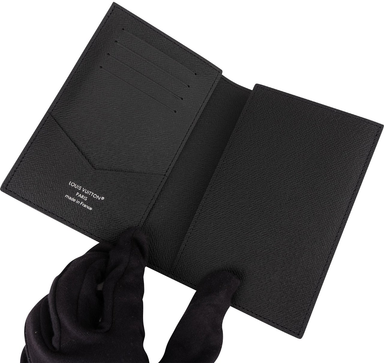 Louis Vuitton Monogram Eclipse Canvas Card Holder Passport Cover Zwart