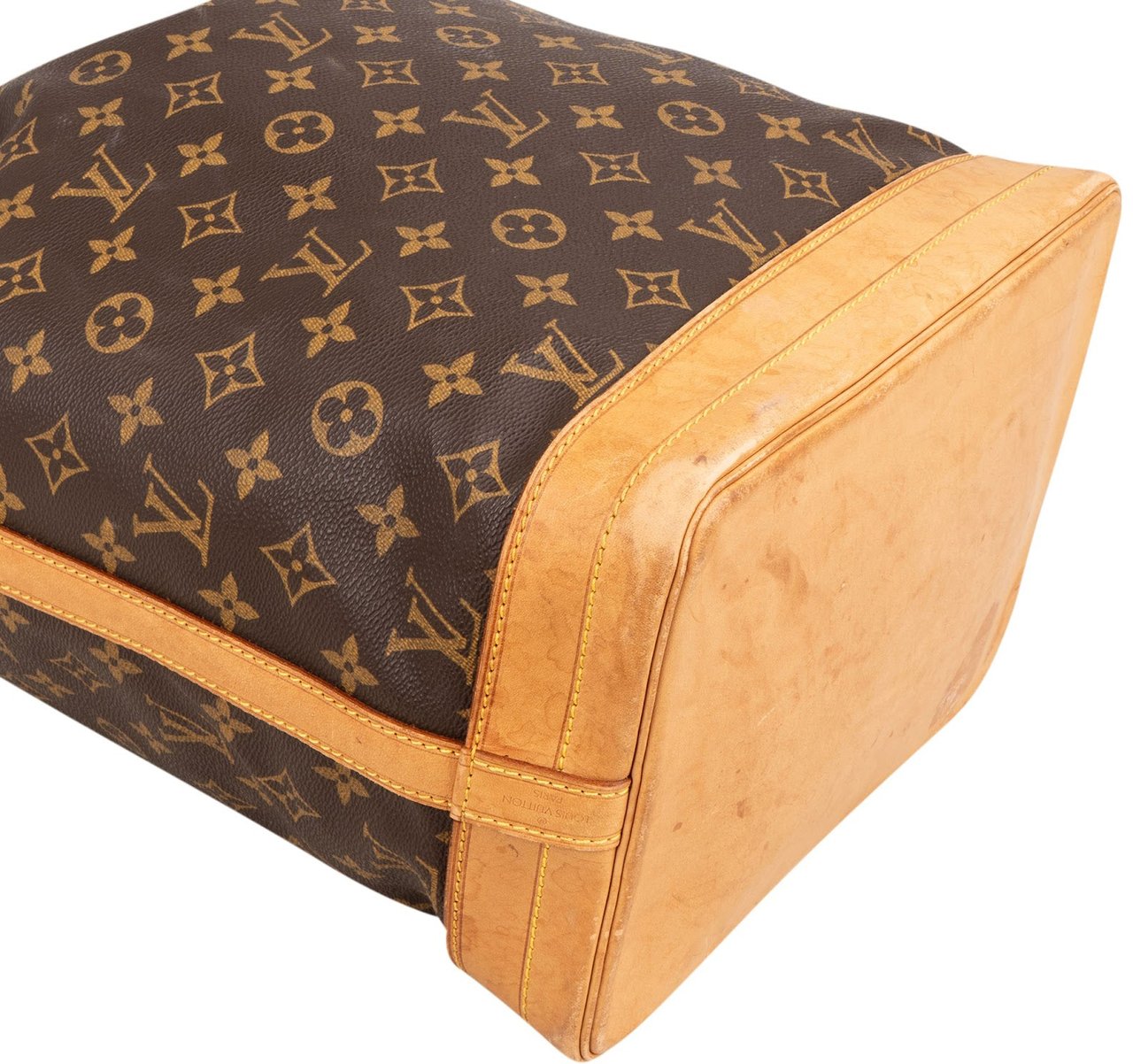 Louis Vuitton Monogram Canvas Sac Noé Grande Shoulder Bag Bruin