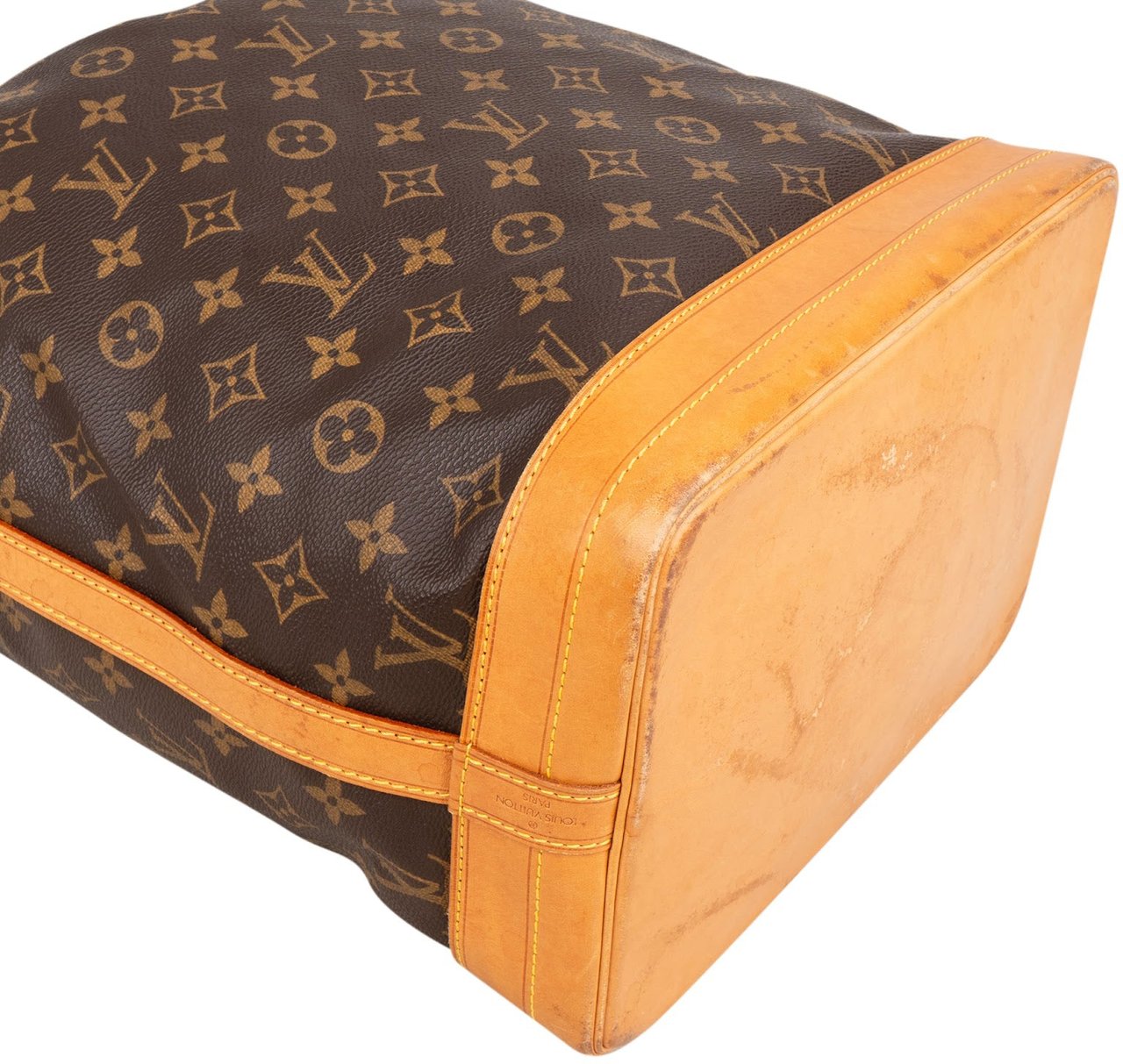 Louis Vuitton Monogram Canvas Sac Noé Grande Shoulder Bag Bruin
