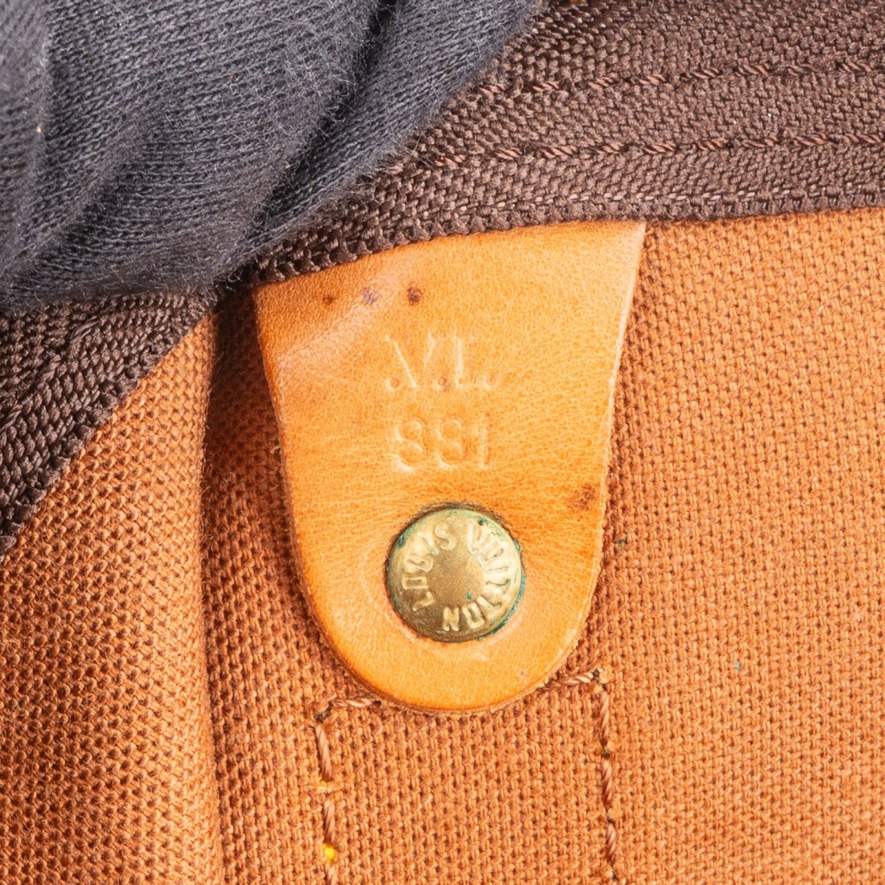 Louis Vuitton Monogram Canvas Keepall 55 Bandoulière Travel Bag Bruin
