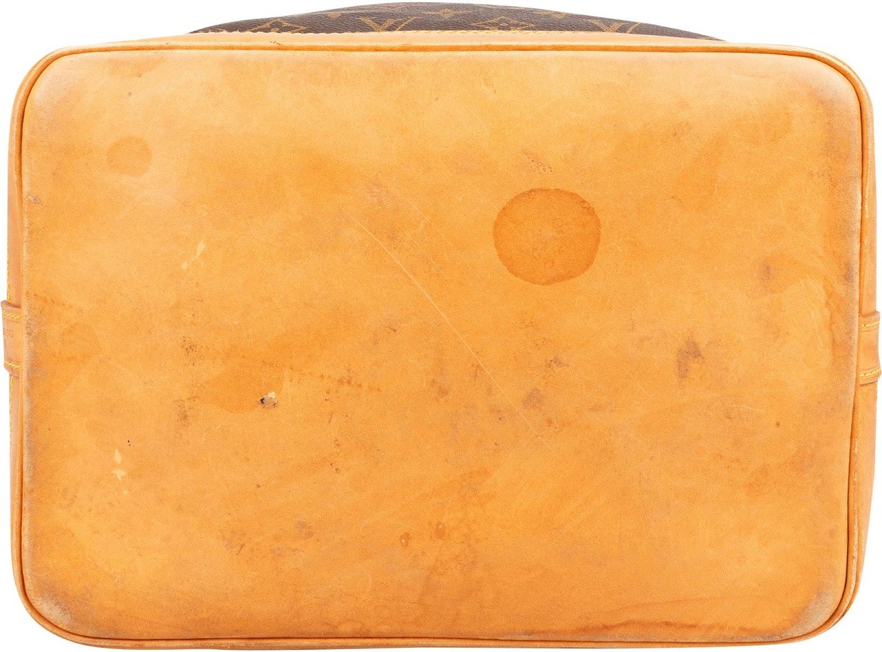 Louis Vuitton Monogram Canvas Sac Noé Grande Shoulder Bag Bruin
