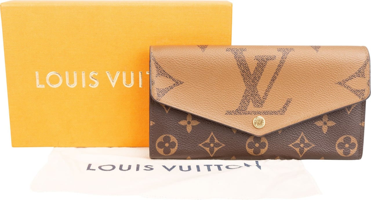 Louis Vuitton Monogram Giant Reverse Canvas Sarah Wallet Bruin