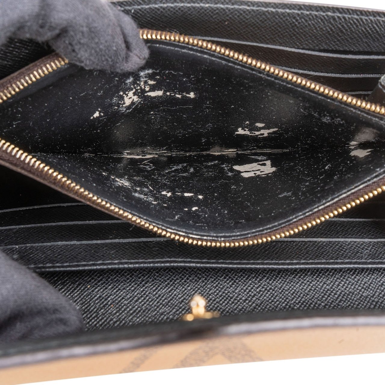 Louis Vuitton Monogram Giant Reverse Canvas Sarah Wallet Bruin
