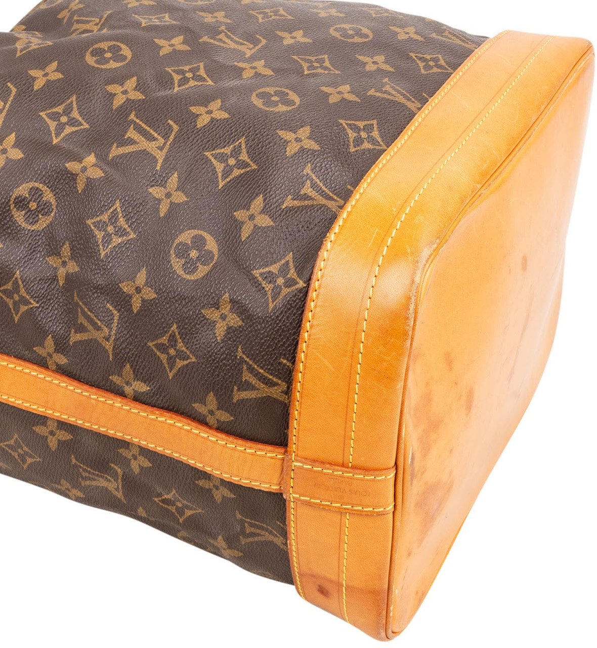 Louis Vuitton Monogram Canvas Sac Noé Grande Shoulder Bag Bruin