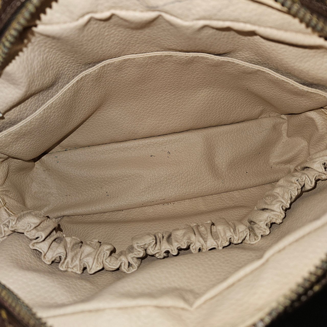 Louis Vuitton Monogram Canvas Trousse Toilette 23 Clutch Bruin
