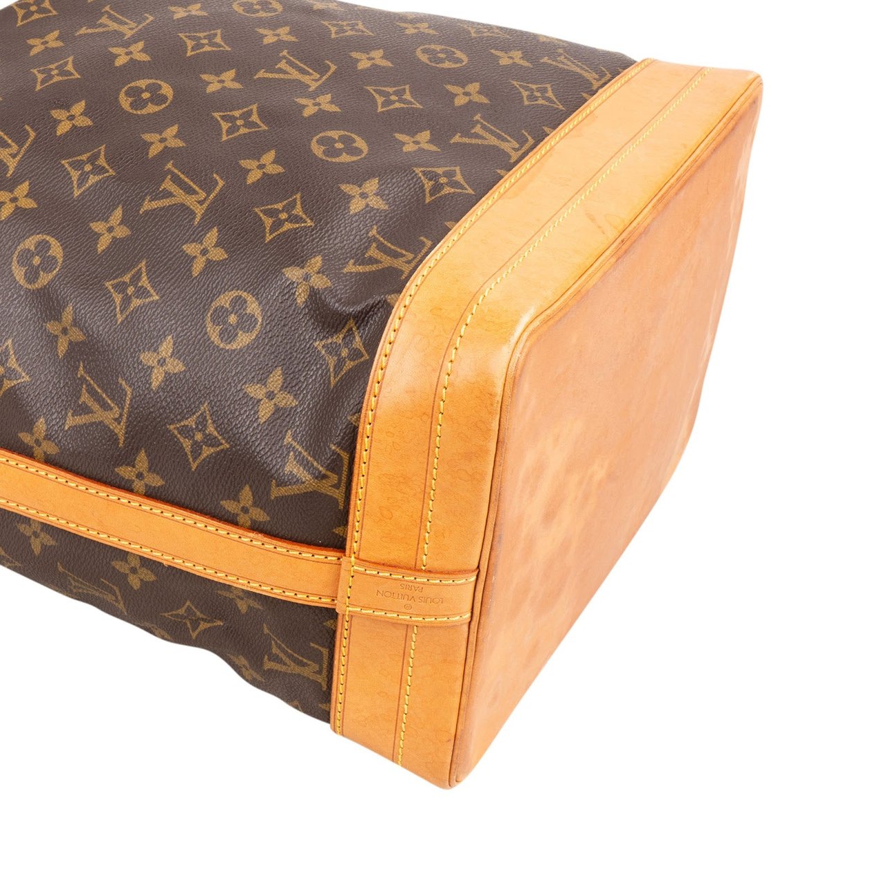 Louis Vuitton Monogram Canvas Sac Noé Grande Shoulder Bag Bruin