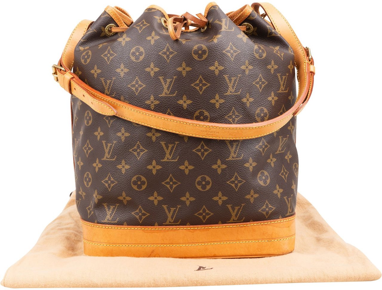Louis Vuitton Monogram Canvas Sac Noé Grande Shoulder Bag Bruin
