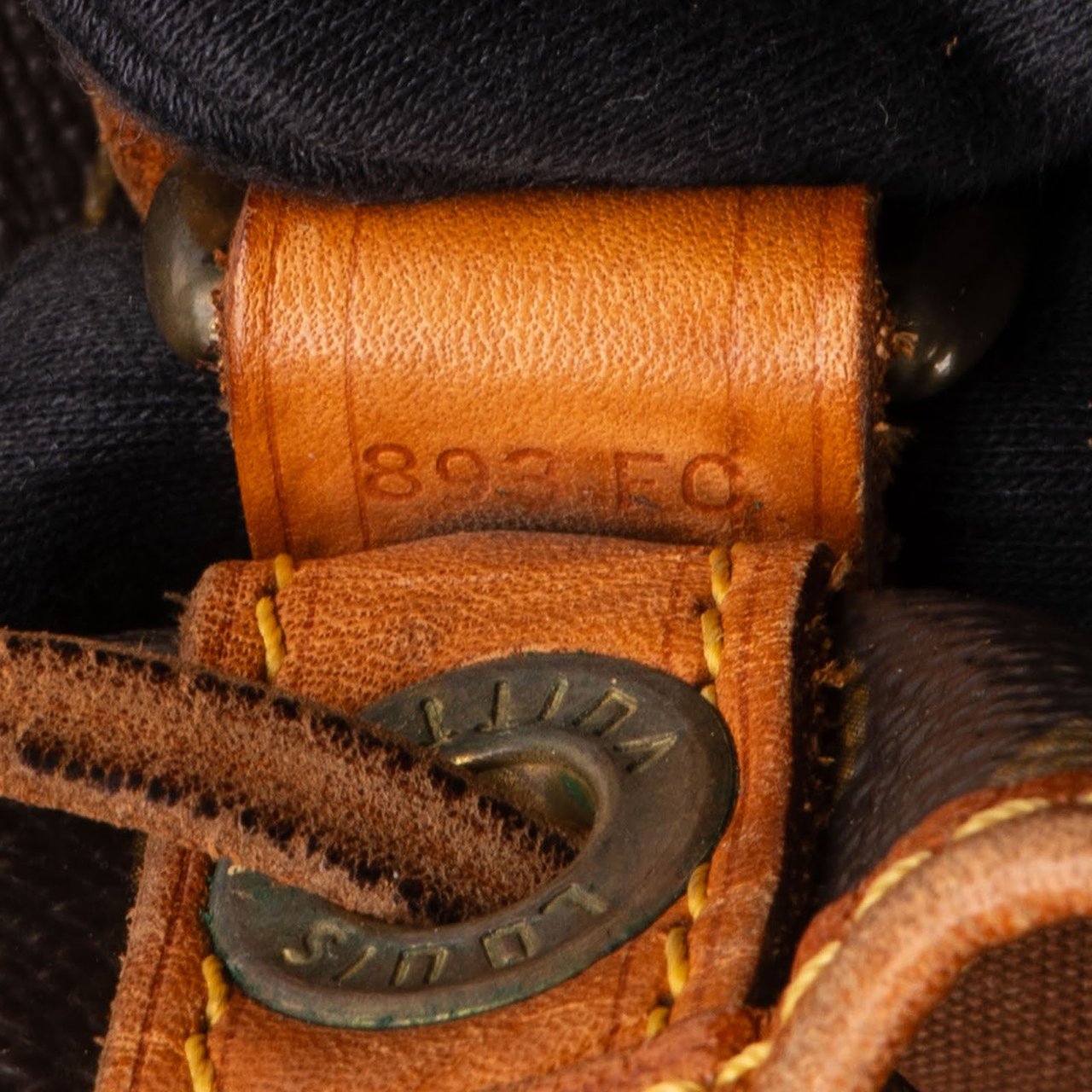 Louis Vuitton Monogram Canvas Sac Noé Grande Shoulder Bag Bruin