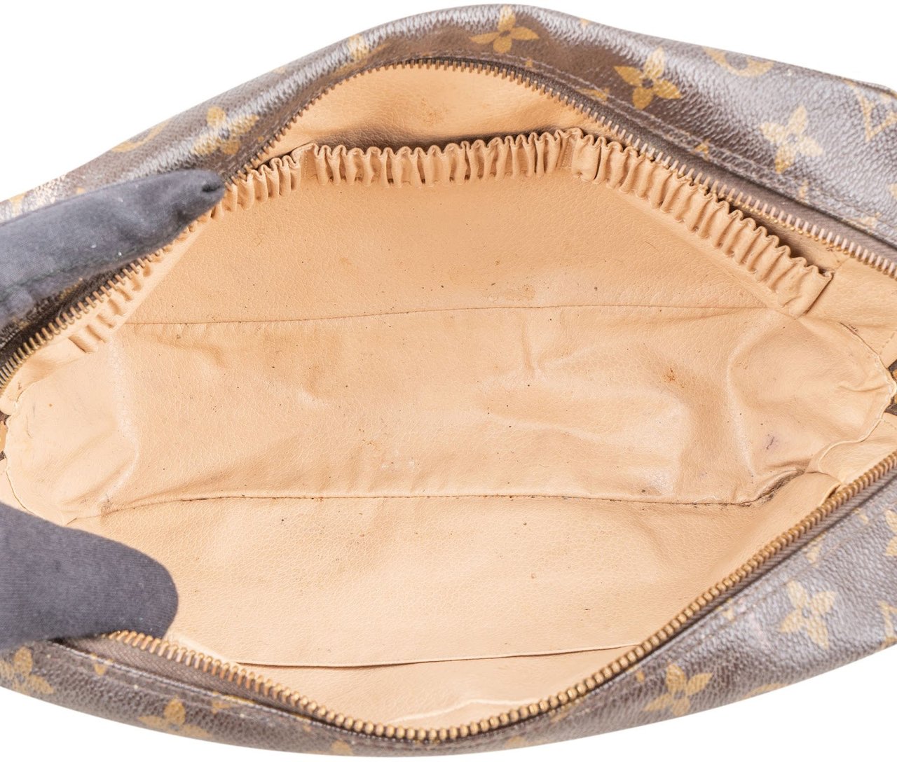 Louis Vuitton Monogram Canvas Trousse Toilette 28 Clutch Bruin