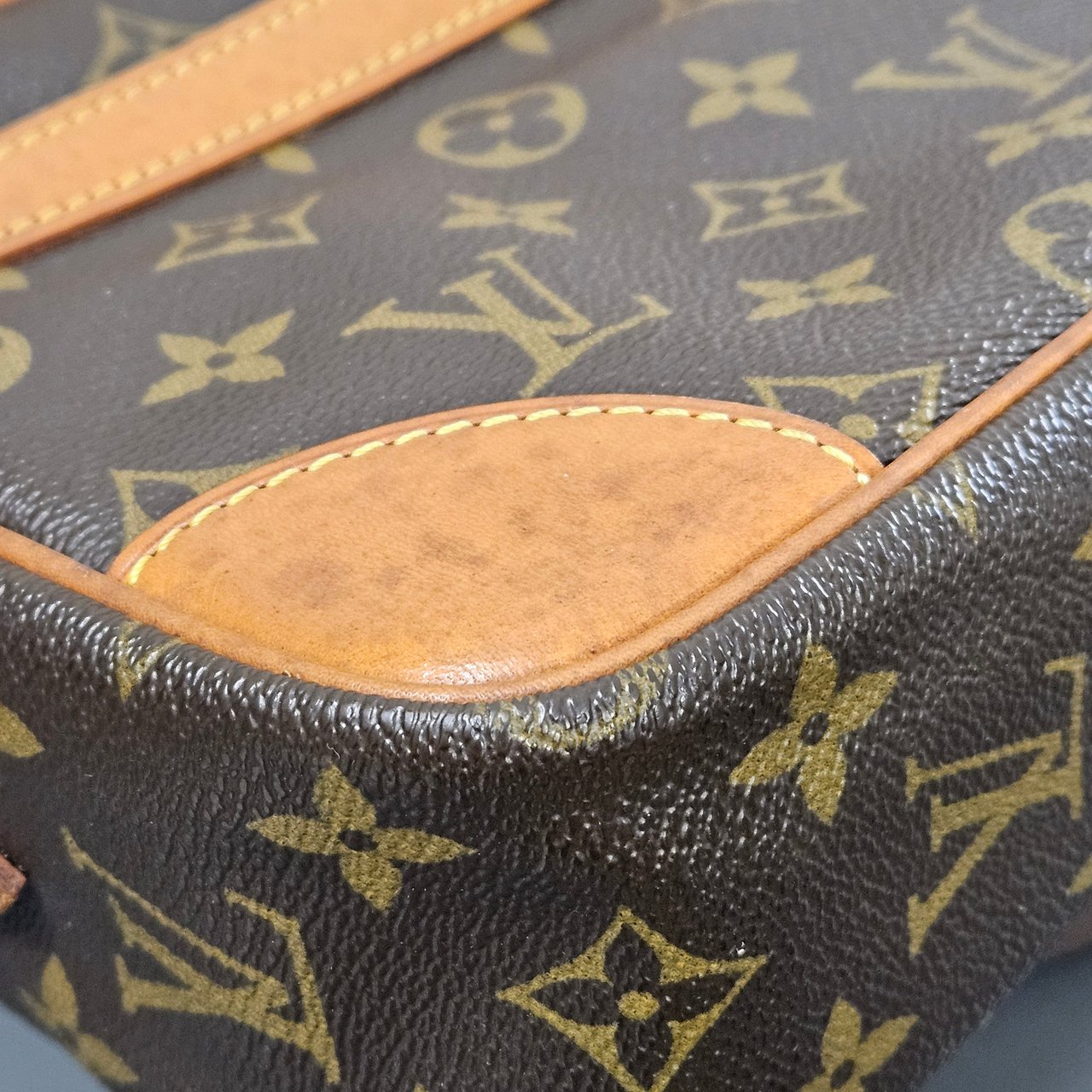Louis Vuitton Monogram Canvas Trocadero 27 Crossbody Bag Bruin