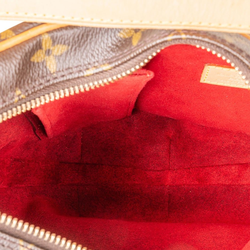 Louis Vuitton Monogram Canvas Croissant MM Shoulder Bag Bruin