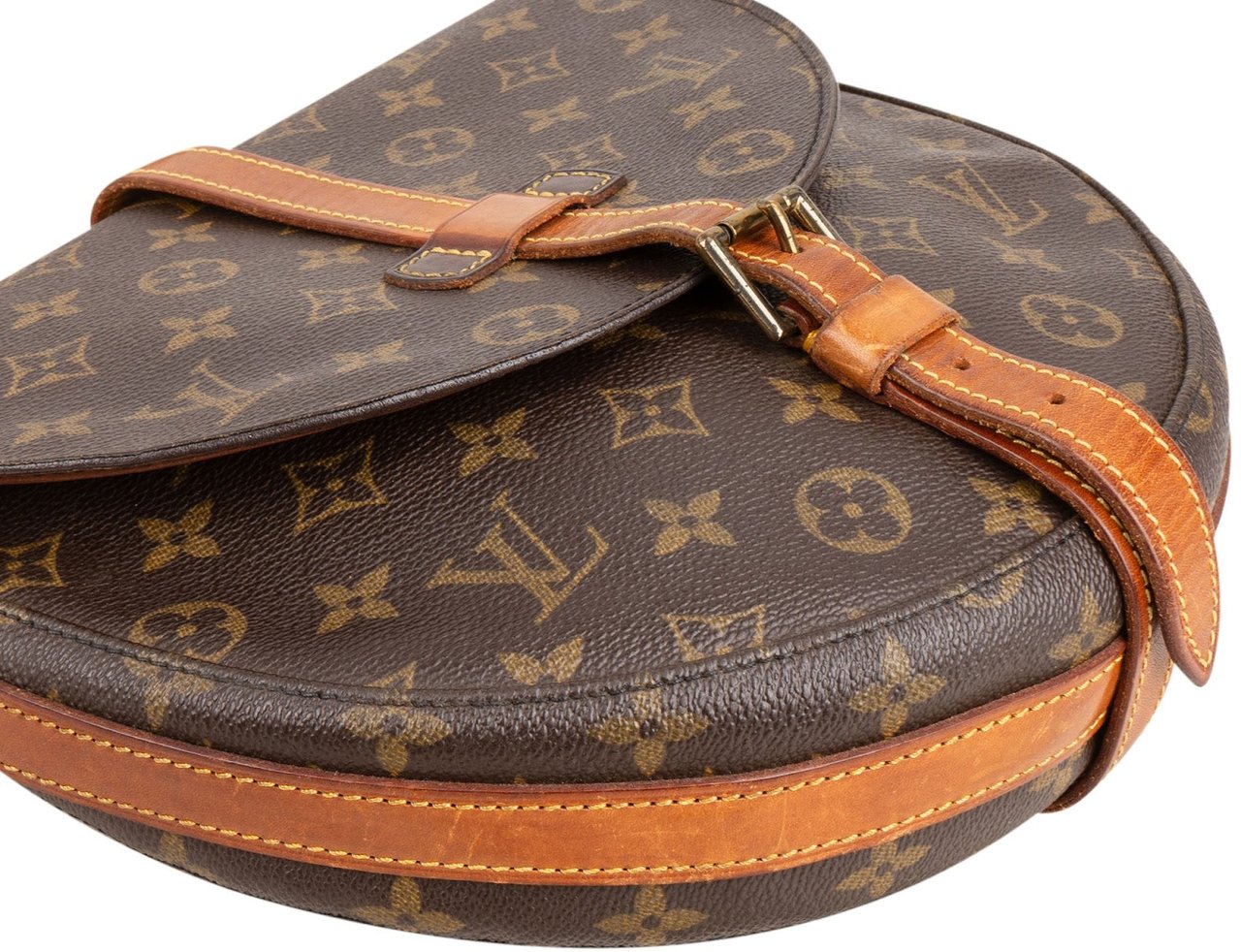 Louis Vuitton Monogram Canvas Chantilly GM Crossbody Bag Bruin