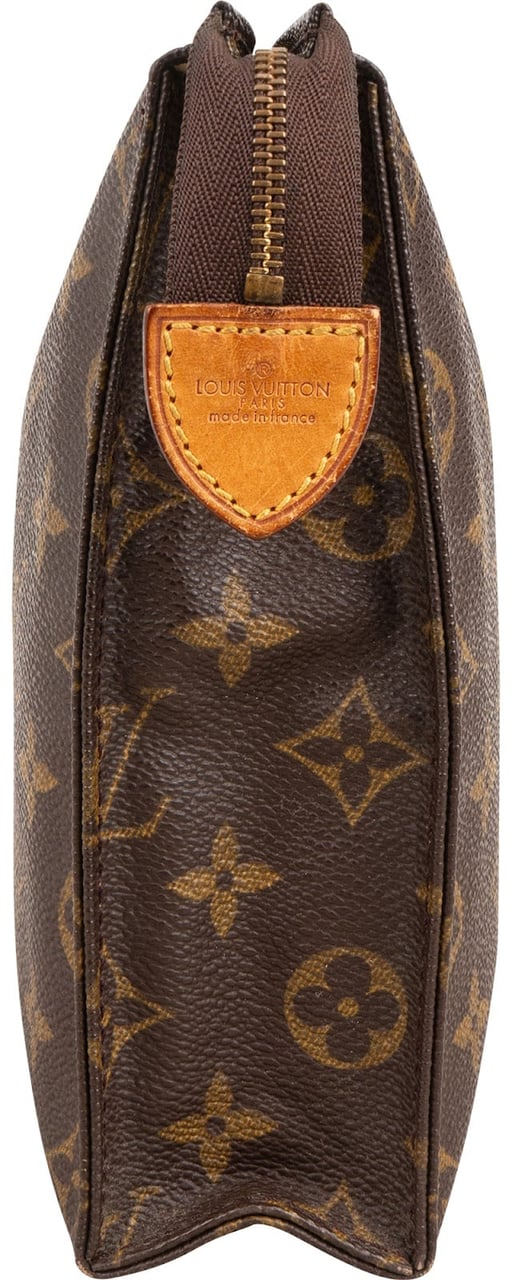 Louis Vuitton Monogram Canvas Poche Toilette 26 Clutch Bruin