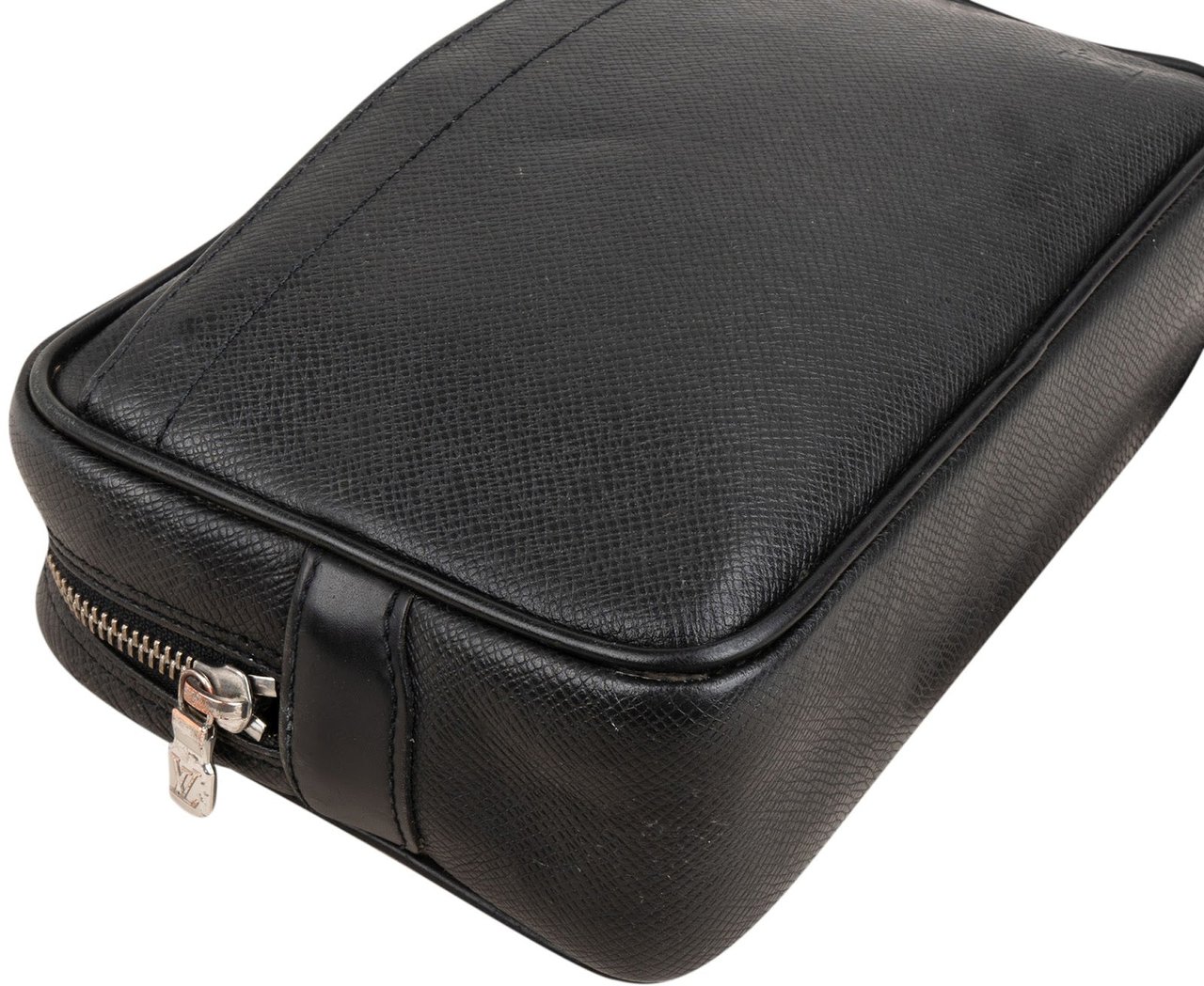 Louis Vuitton Noir Taiga Leather Kasai Clutch Zwart