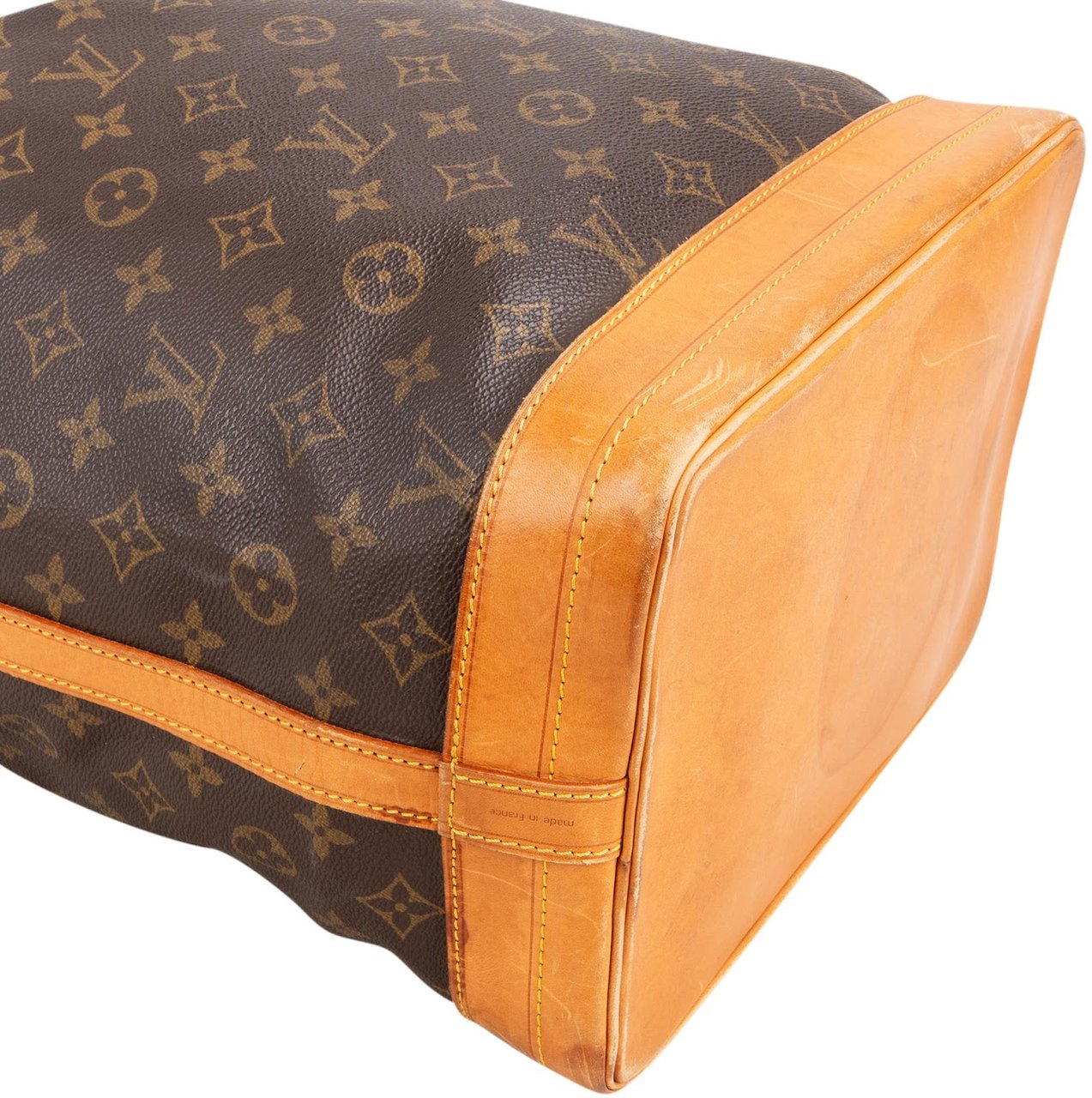 Louis Vuitton Monogram Canvas Sac Noé Grande Shoulder Bag Bruin