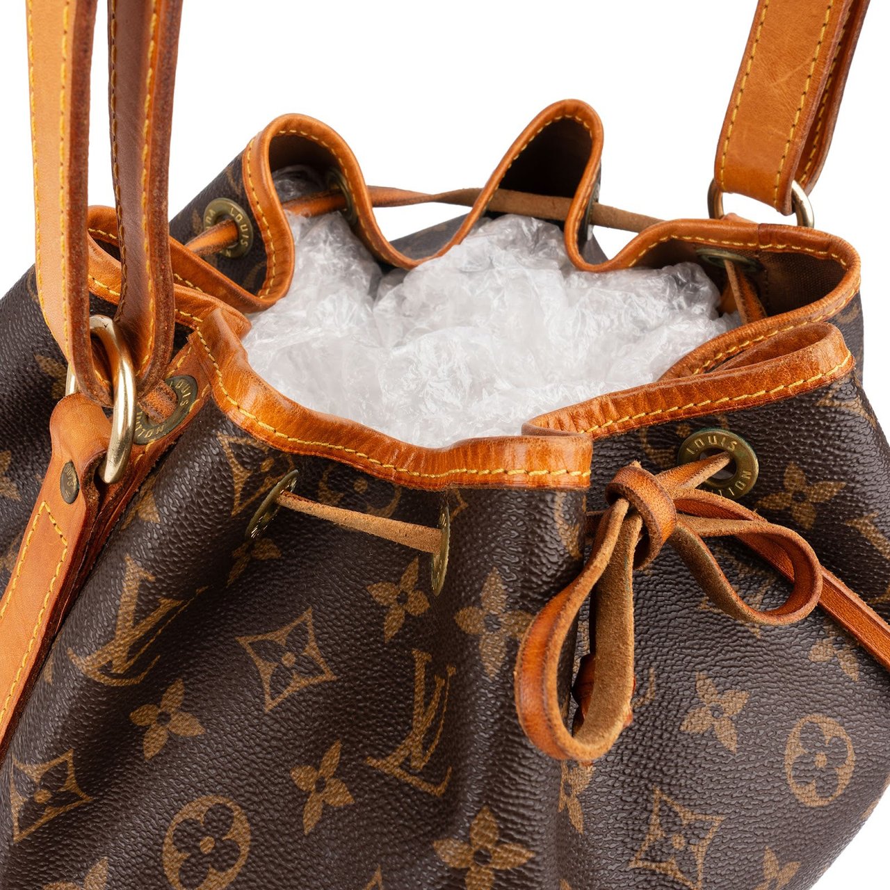 Louis Vuitton Monogram Canvas Sac Noé Grande Shoulder Bag Bruin