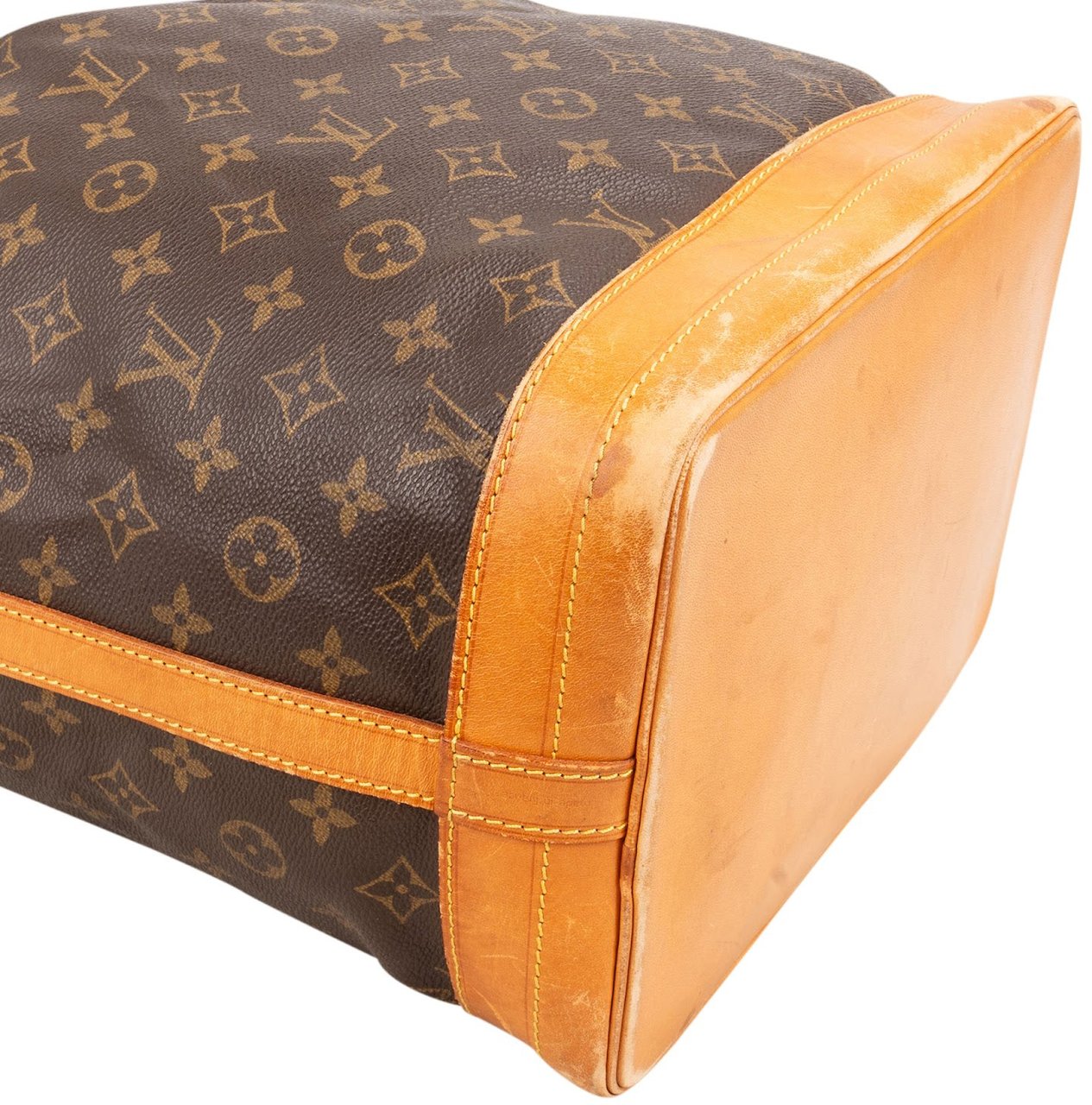 Louis Vuitton Monogram Canvas Sac Noé Grande Shoulder Bag Bruin