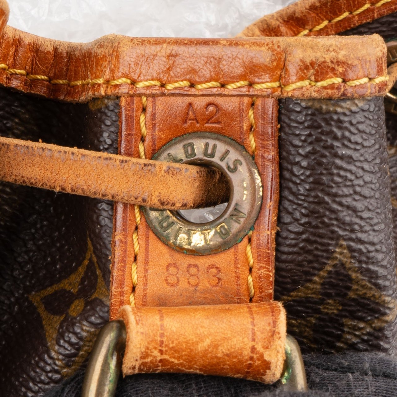 Louis Vuitton Monogram Canvas Sac Noé Petit Shoulder Bag Bruin
