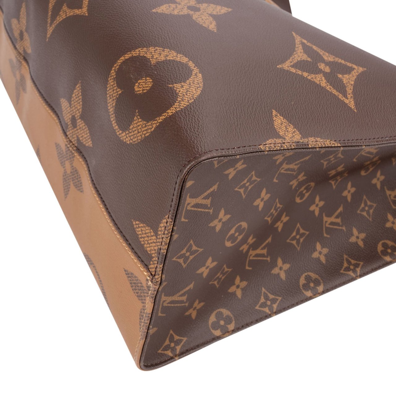 Louis Vuitton Monogram Giant OnTheGo GM Shoulder Bag Bruin