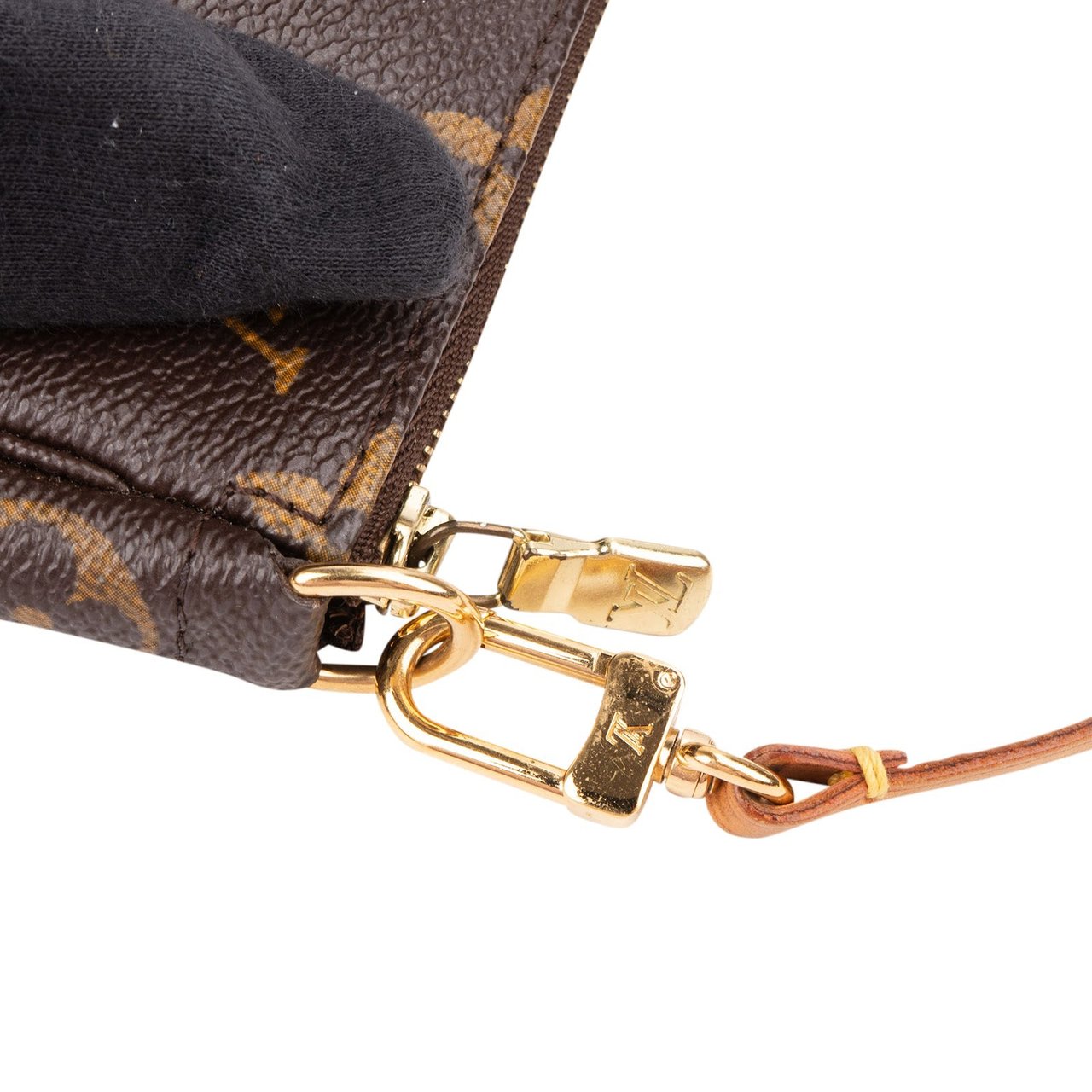 Louis Vuitton Monogram Canvas Pochette Accessoires Handbag Bruin