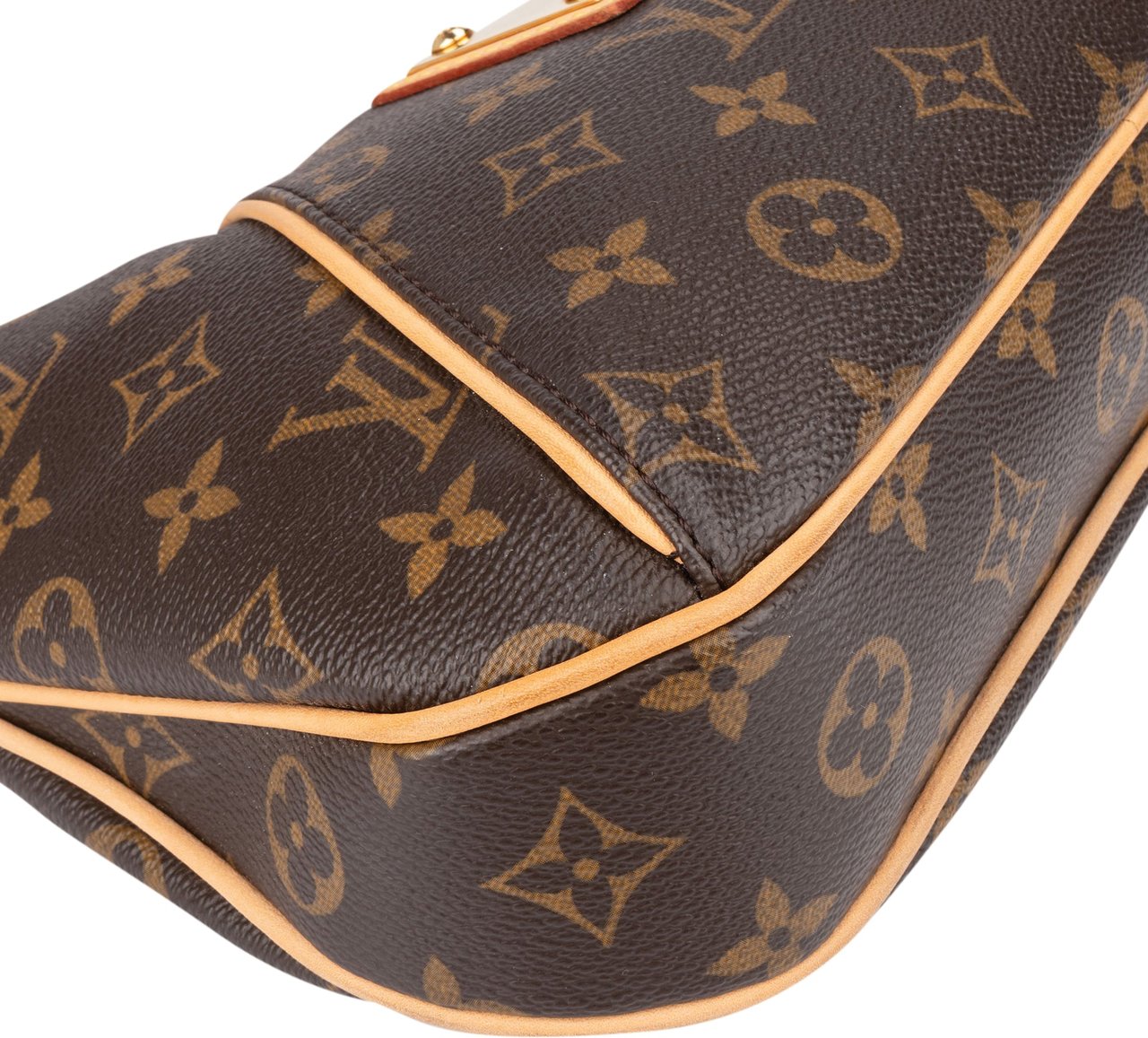 Louis Vuitton Louis Vuitton Canvas Monogram Thames PM Handbag Bruin