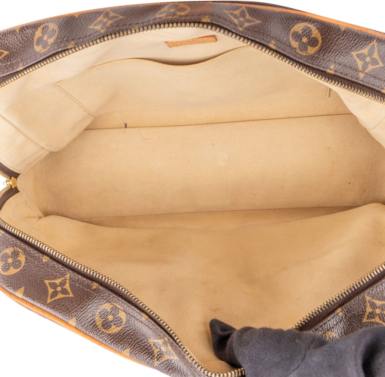 Louis Vuitton Monogram Canvas Manhattan GM Handbag Bruin