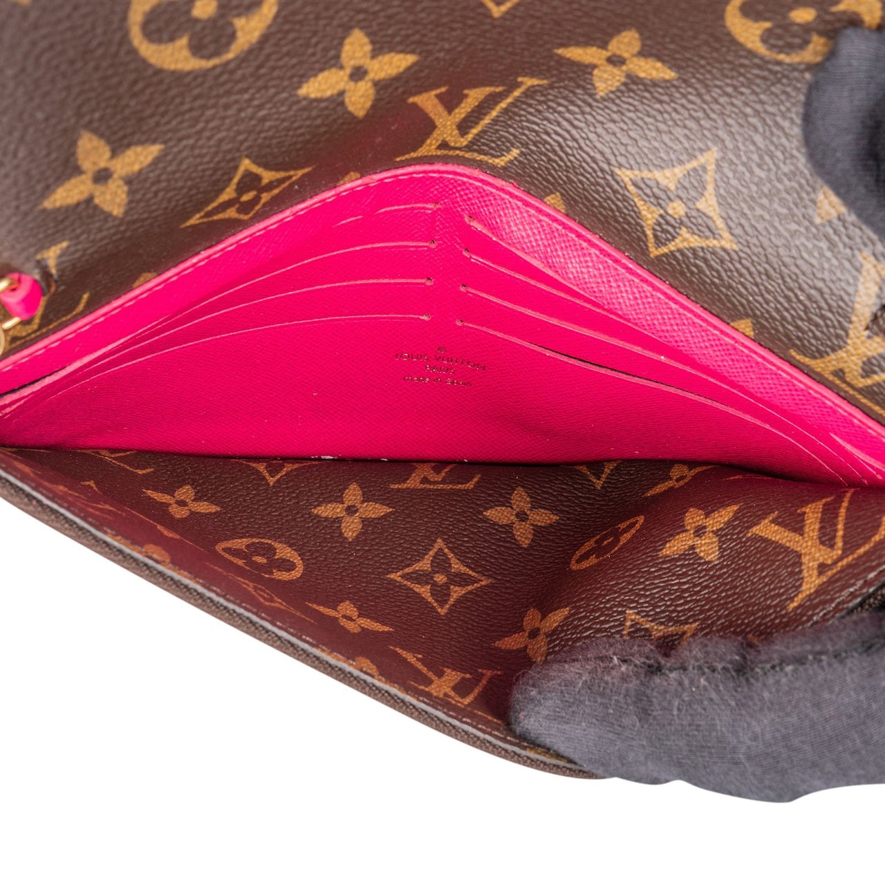 Louis Vuitton Monogram Christmas Animation Illustre Pochette Weekend Crossbody Bag Bruin