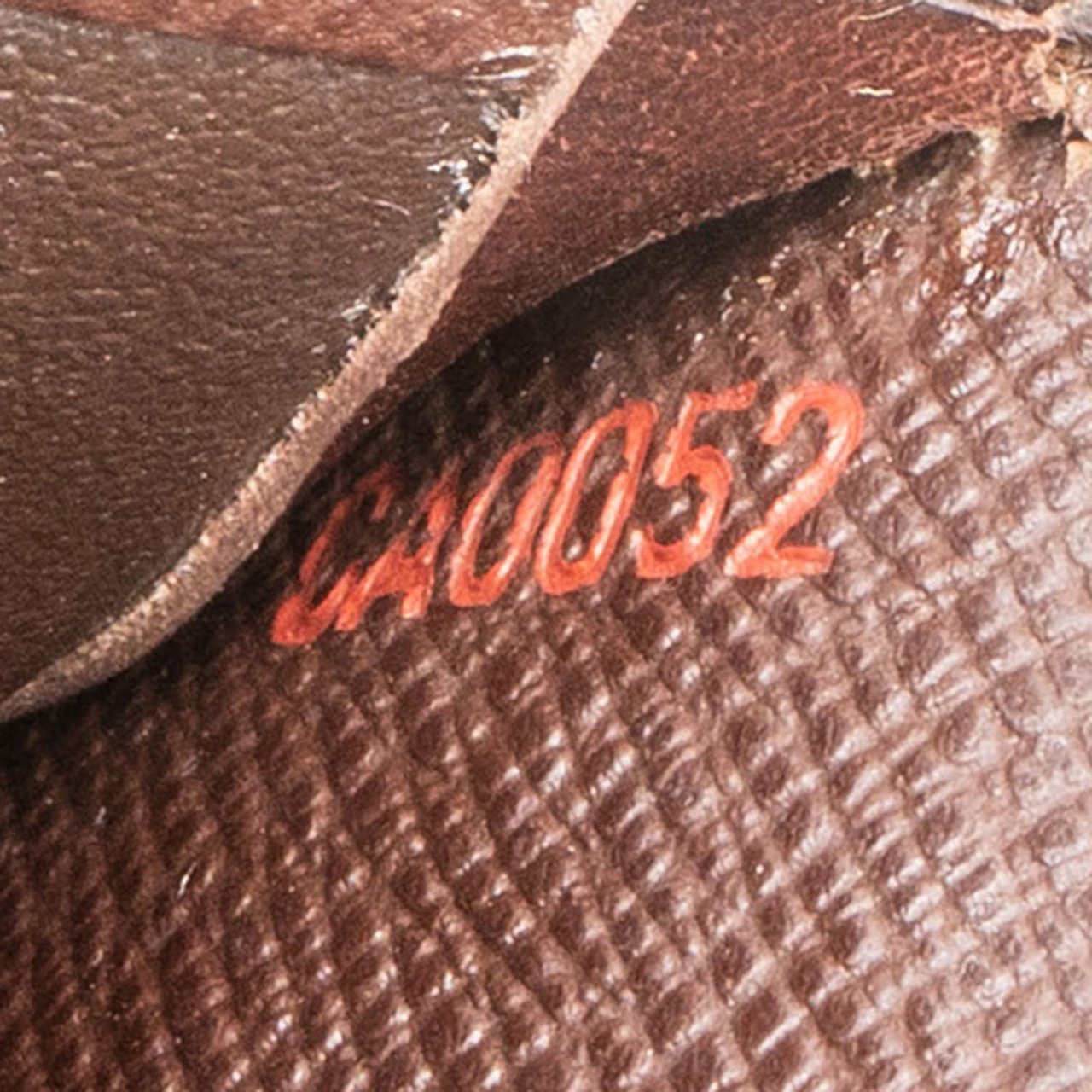 Louis Vuitton Monogram Damier Ebene Passport Cover Card Holder Bruin