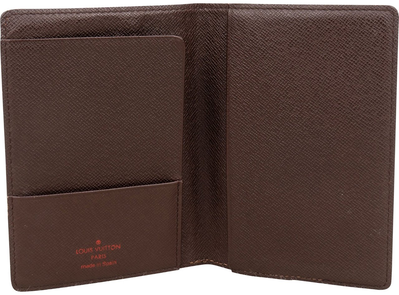 Louis Vuitton Monogram Damier Ebene Passport Cover Card Holder Bruin