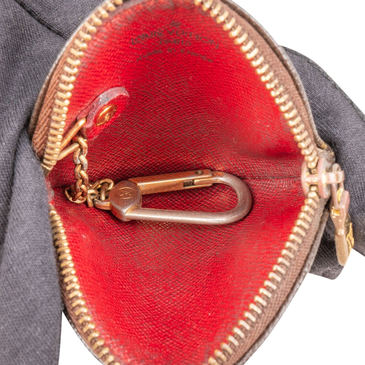 Louis Vuitton Canvas Monogram Limited Murakami Cerises Cherry Rond Key Pouch Bruin
