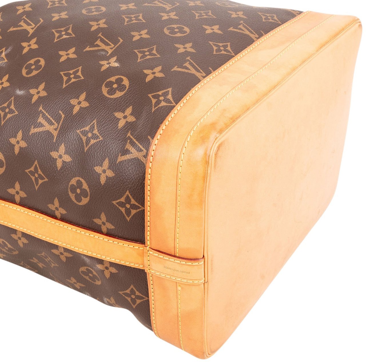 Louis Vuitton Monogram Canvas Sac Noé Grande Shoulder Bag Bruin