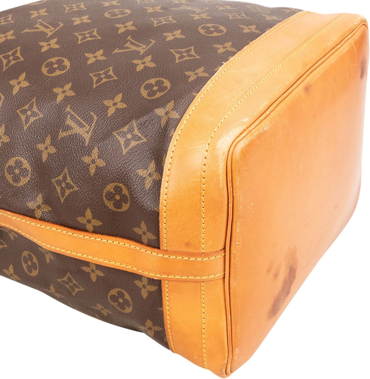 Louis Vuitton Monogram Canvas Sac Noé Grande Shoulder Bag Bruin